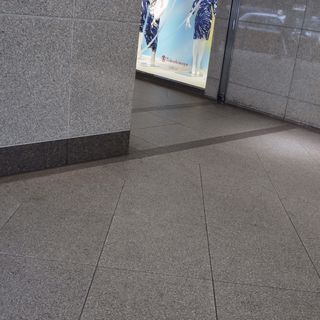 R0010305